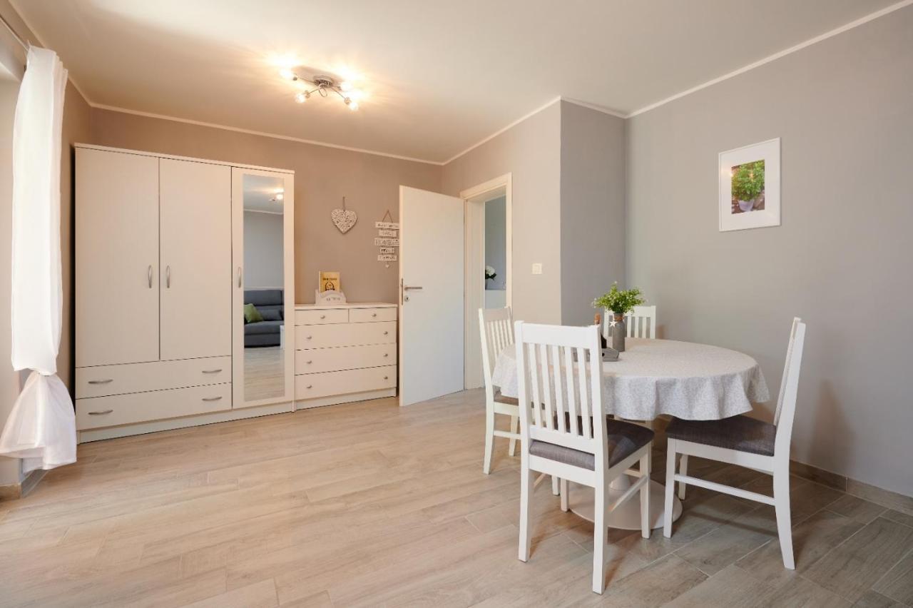 Apartmani Oaza Trogir Exteriör bild