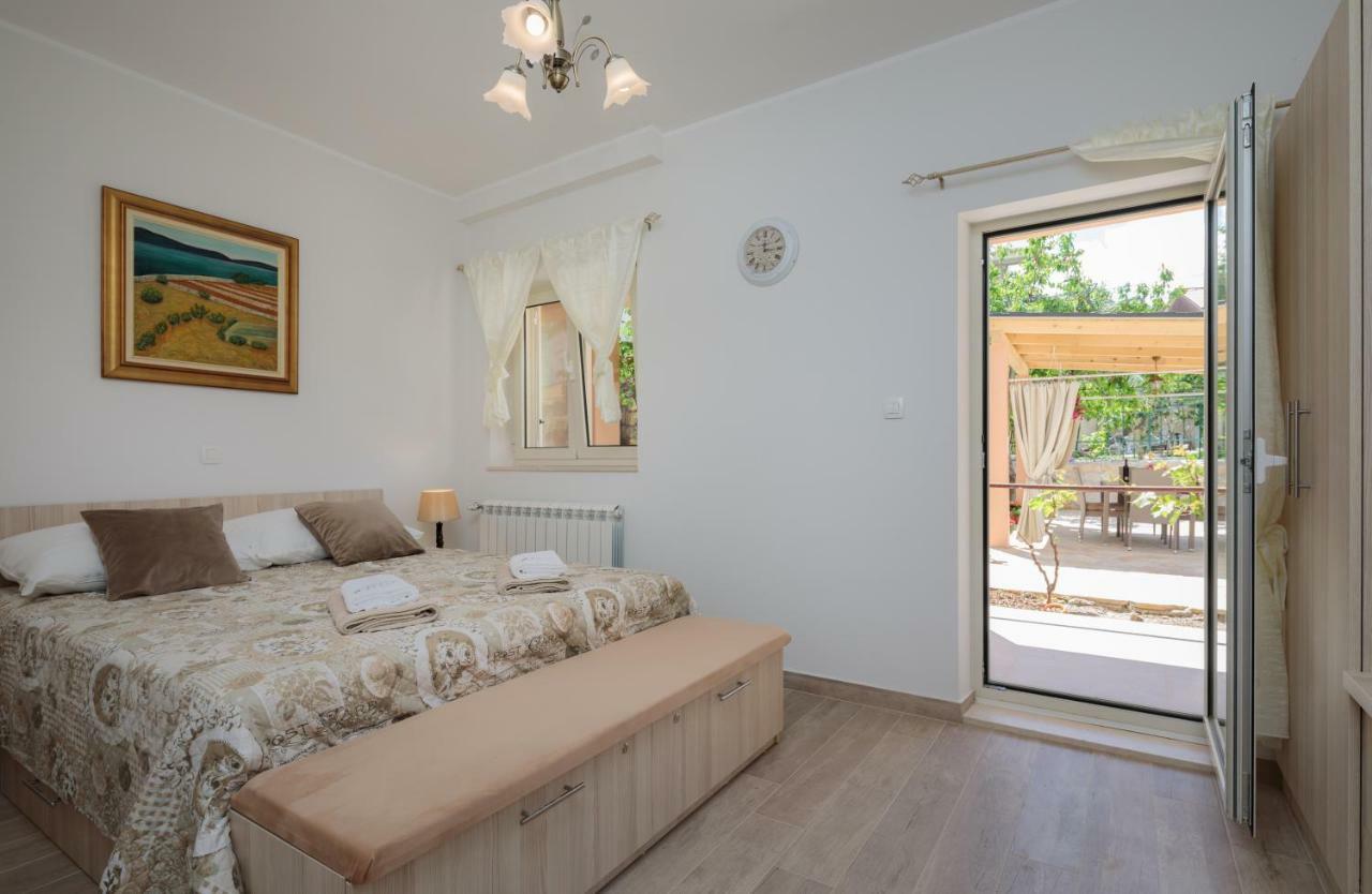 Apartmani Oaza Trogir Exteriör bild