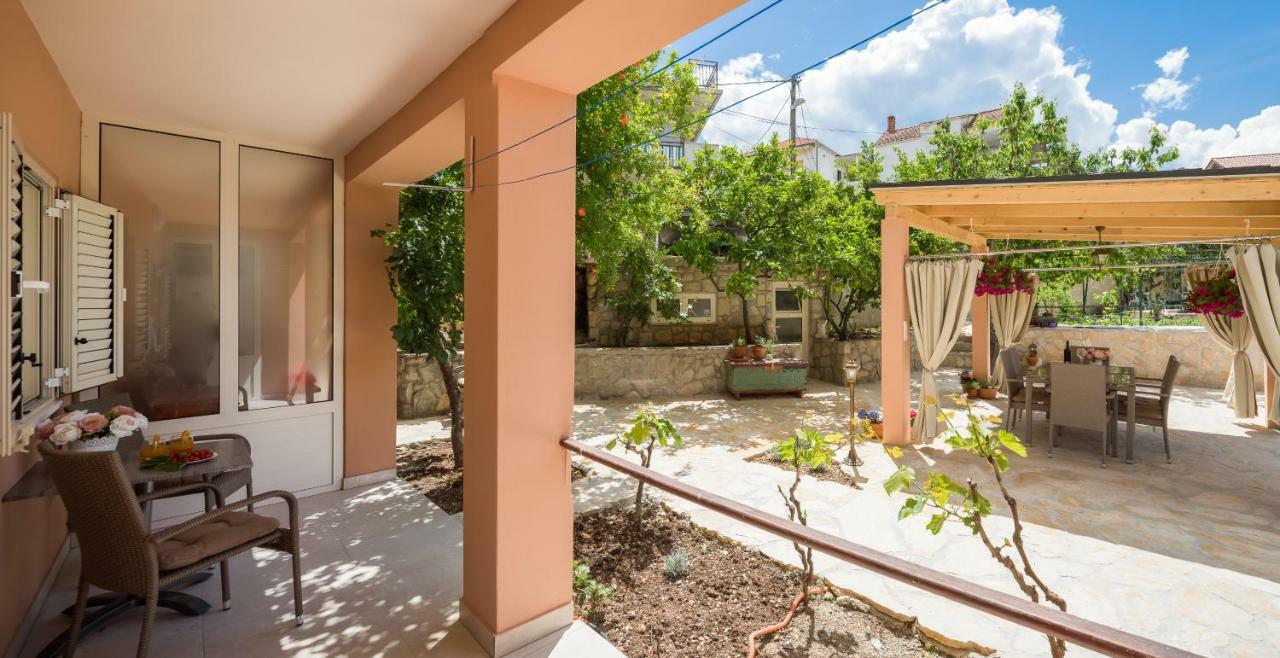 Apartmani Oaza Trogir Exteriör bild