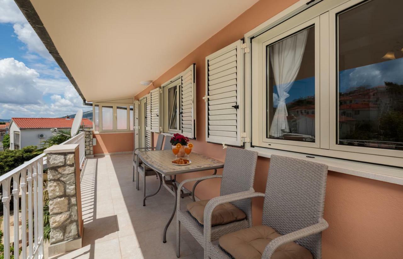 Apartmani Oaza Trogir Exteriör bild