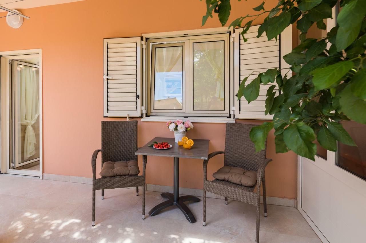 Apartmani Oaza Trogir Exteriör bild